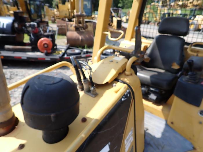Used 2005 CAT D5G LGP