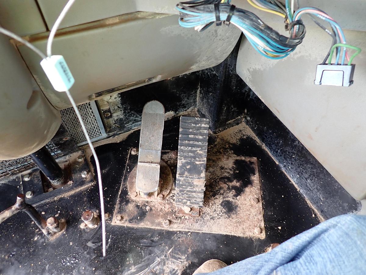 Used 2004 CAT 621G Motor Scraper
