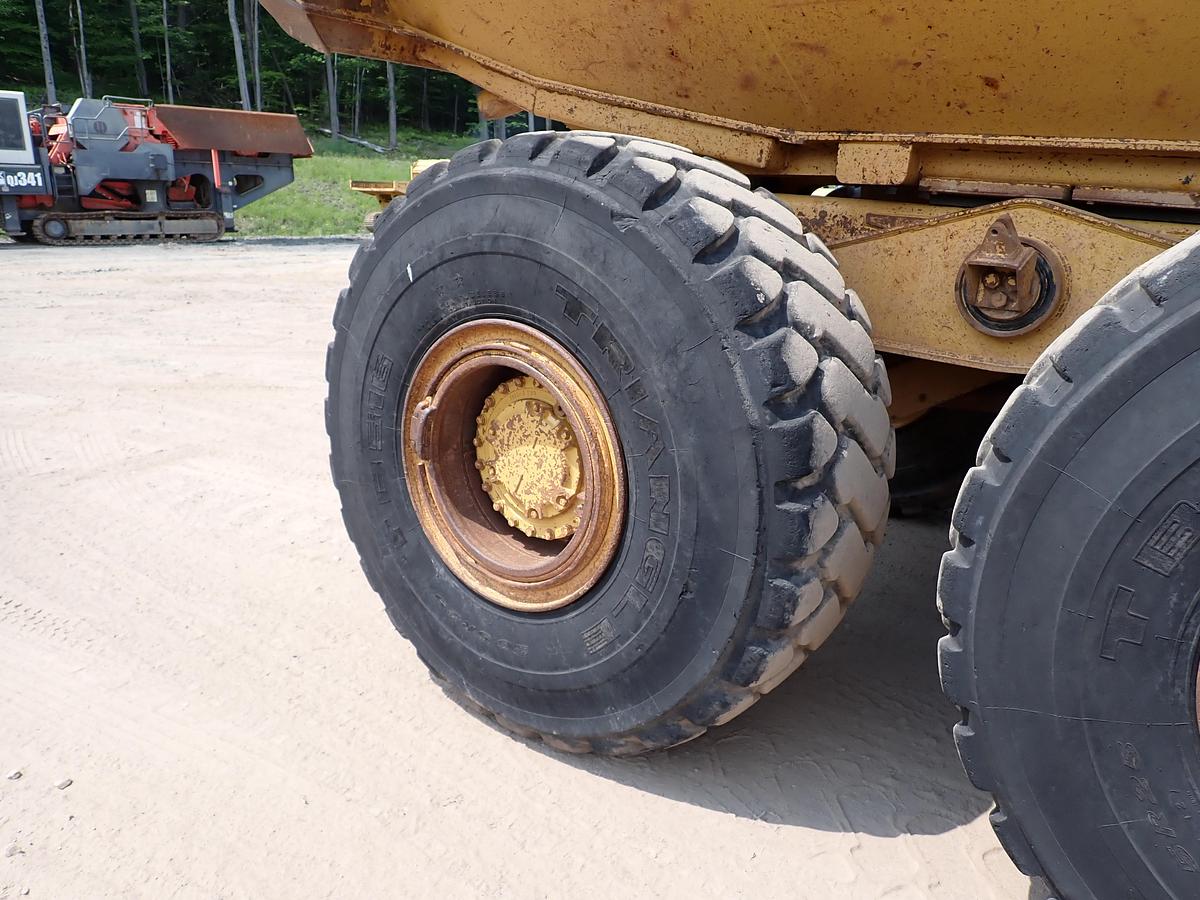 Used 2003 CAT 735