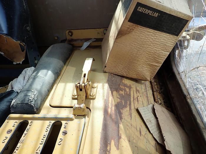 Used 1982 CAT D5B Crawler Dozer w/ CAB & WINCH 