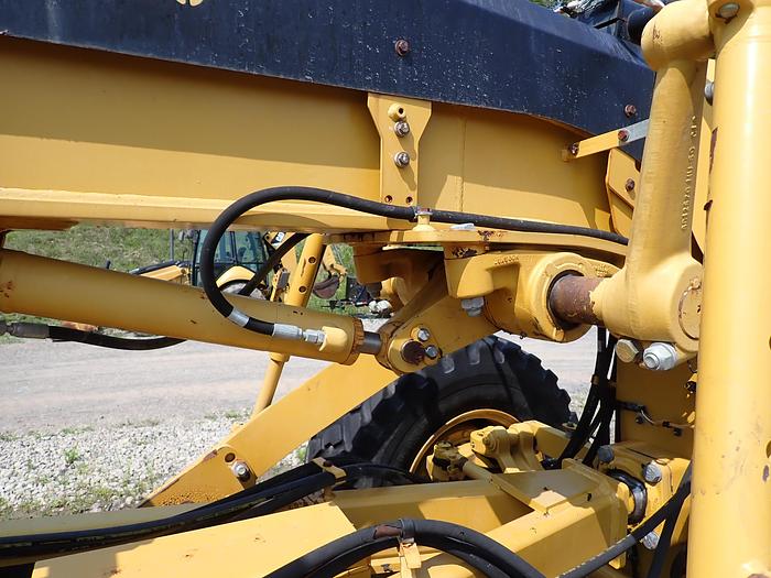 Used 2015 CAT 120M2 AWD
