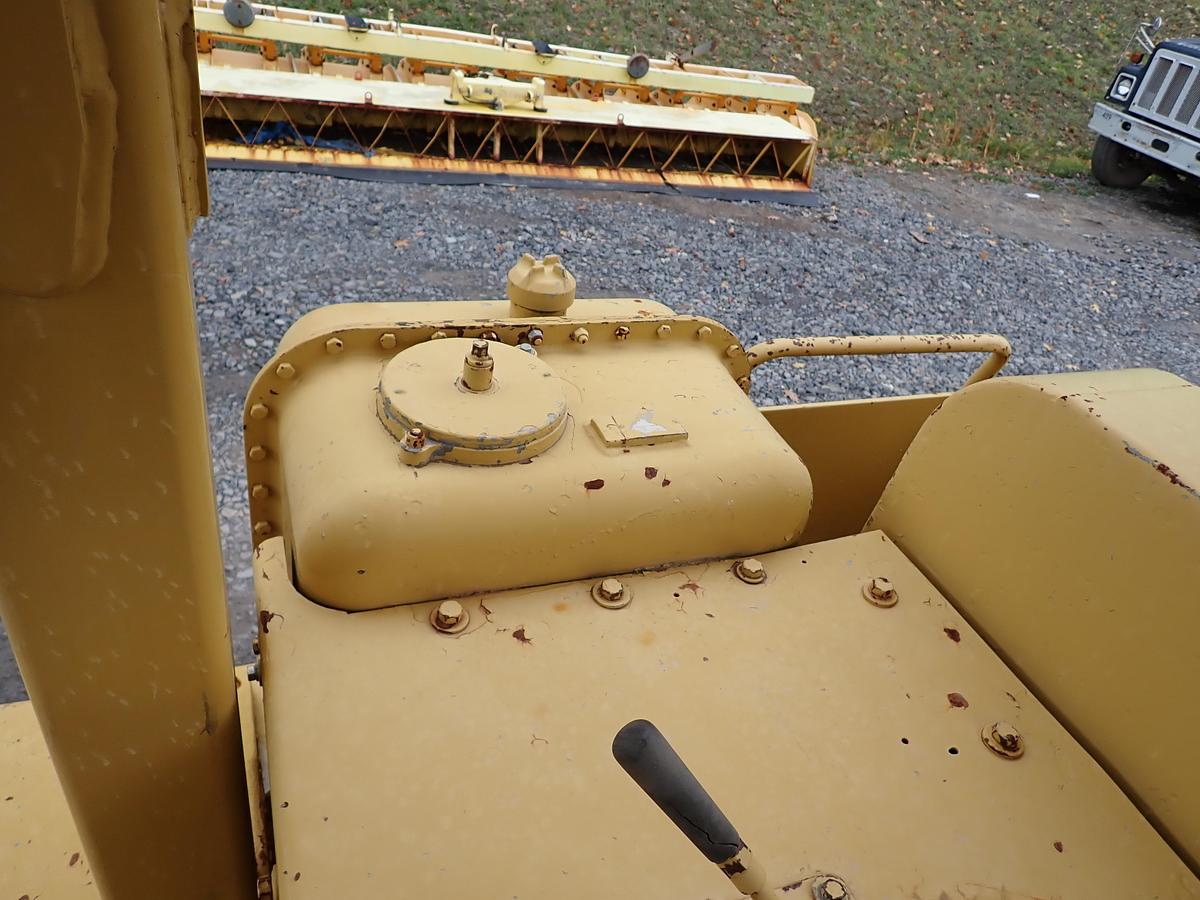 Used 1980 CAT D7G Crawler Dozer w/ RIPPER!