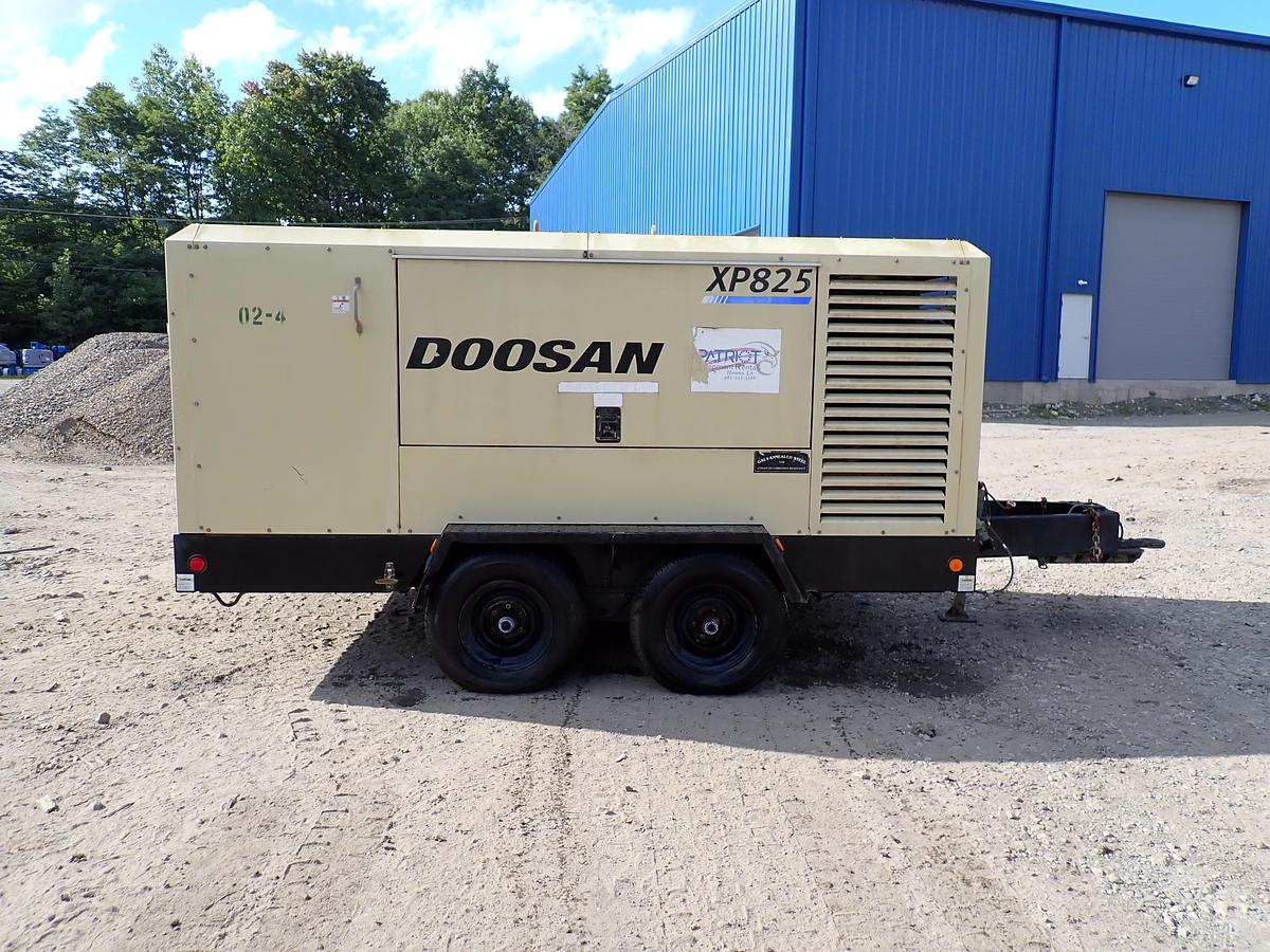 Used 2015 Doosan XP825WCU 825 CFM Portable Air Compressor