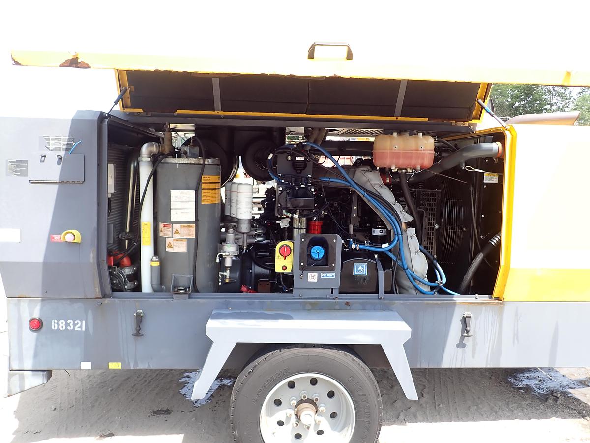 Used 2021 Atlas Copco XAS900 JD8 900 CFM Air Compressor