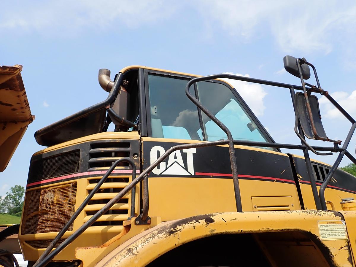 Used 2003 CAT 735