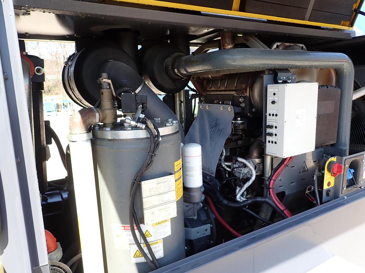 Used 2020 Atlas Copco XAS950 PD8 950 CFM Air Compressor