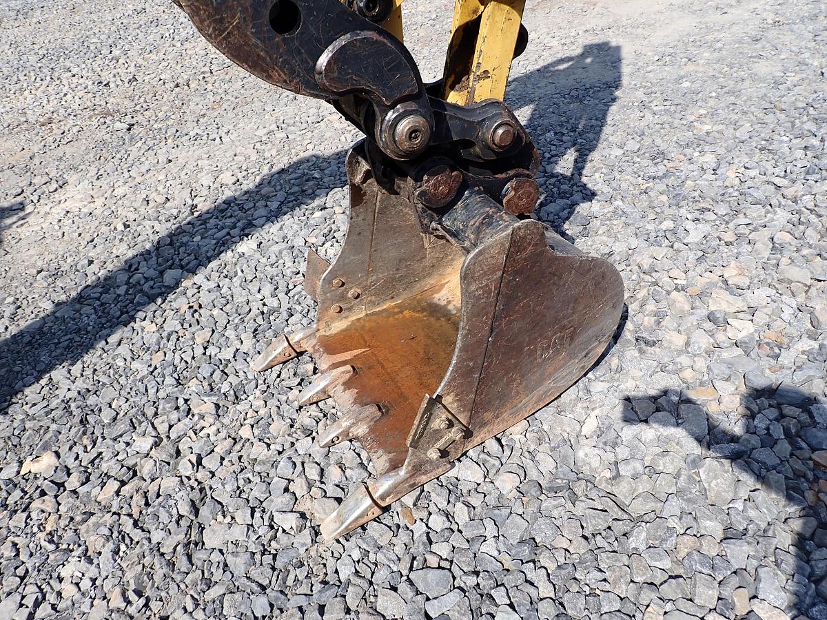 Used 2016 CAT 304E2 CR Mini Excavator HYDRAULIC THUMB!