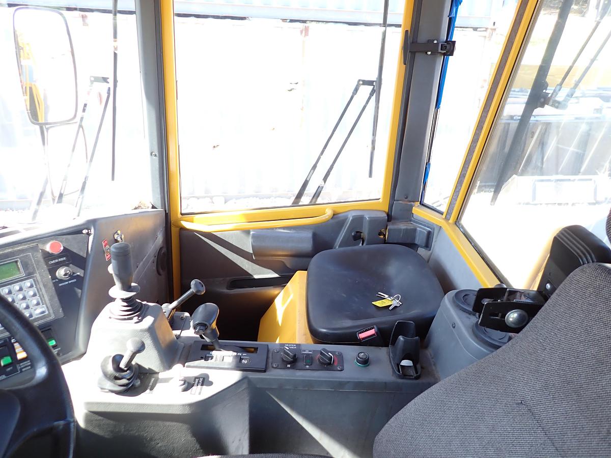 Used 2001 Vammas PSB 5500H Airport Runway Sweeper 