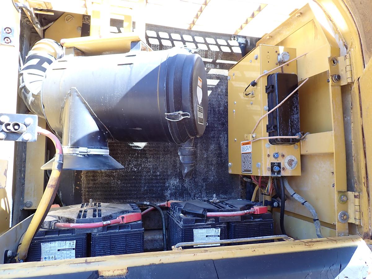 Used 2005 CAT 330CL Hydraulic Excavator