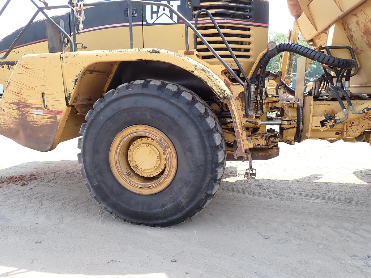 Used 2003 CAT 735