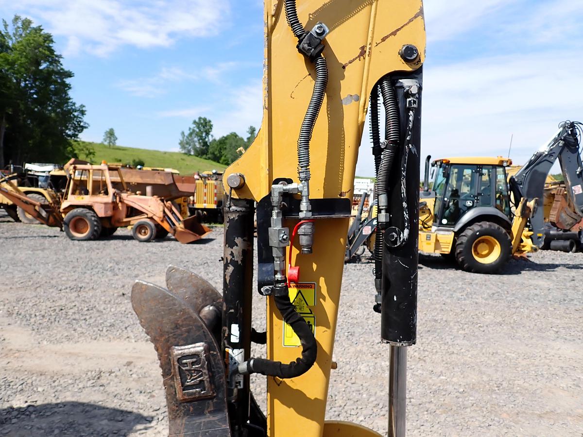 Used 2016 CAT 304E2 CR Mini Excavator HYDRAULIC THUMB!