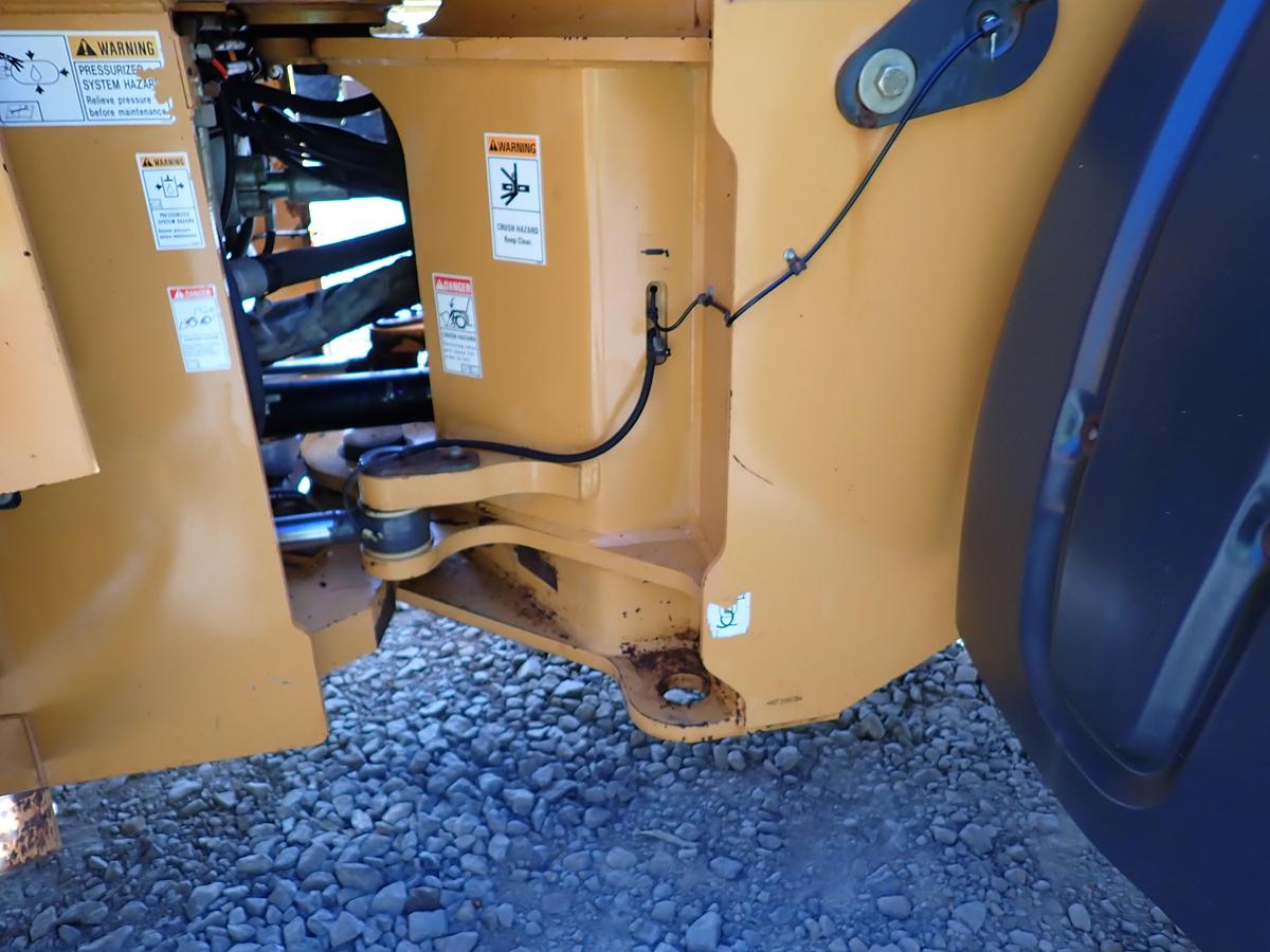 Used 2012 Case 1021F Wheel Loader 5700 HOURS