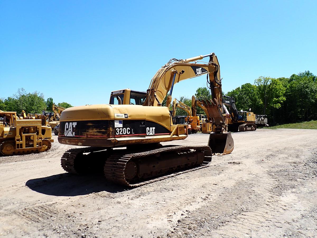 Used 2006 CAT 320CL
