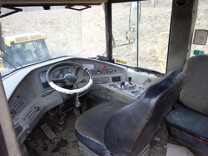 Used 2004 Volvo A40D Articulated Haul Truck
