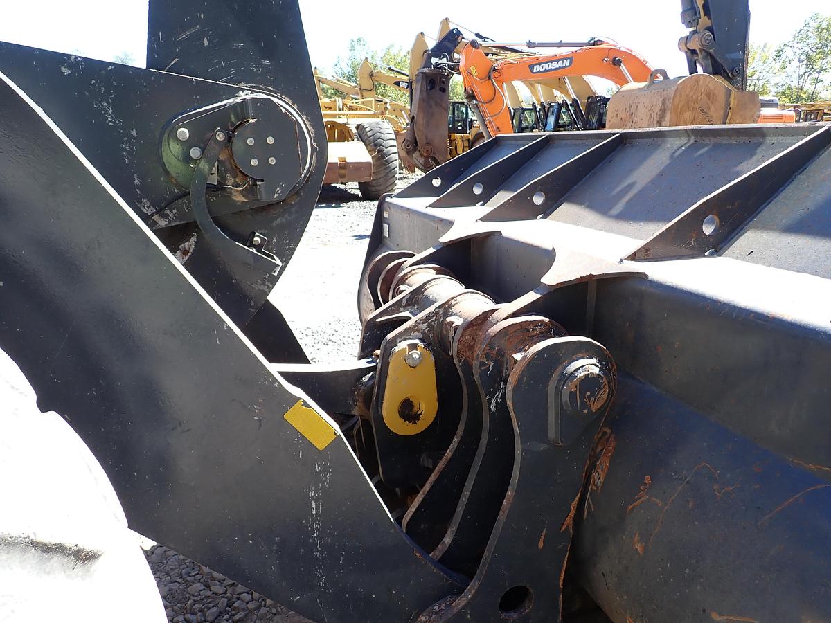 Used 2019 John Deere 744L Wheel Loader QUICK COUPLER!