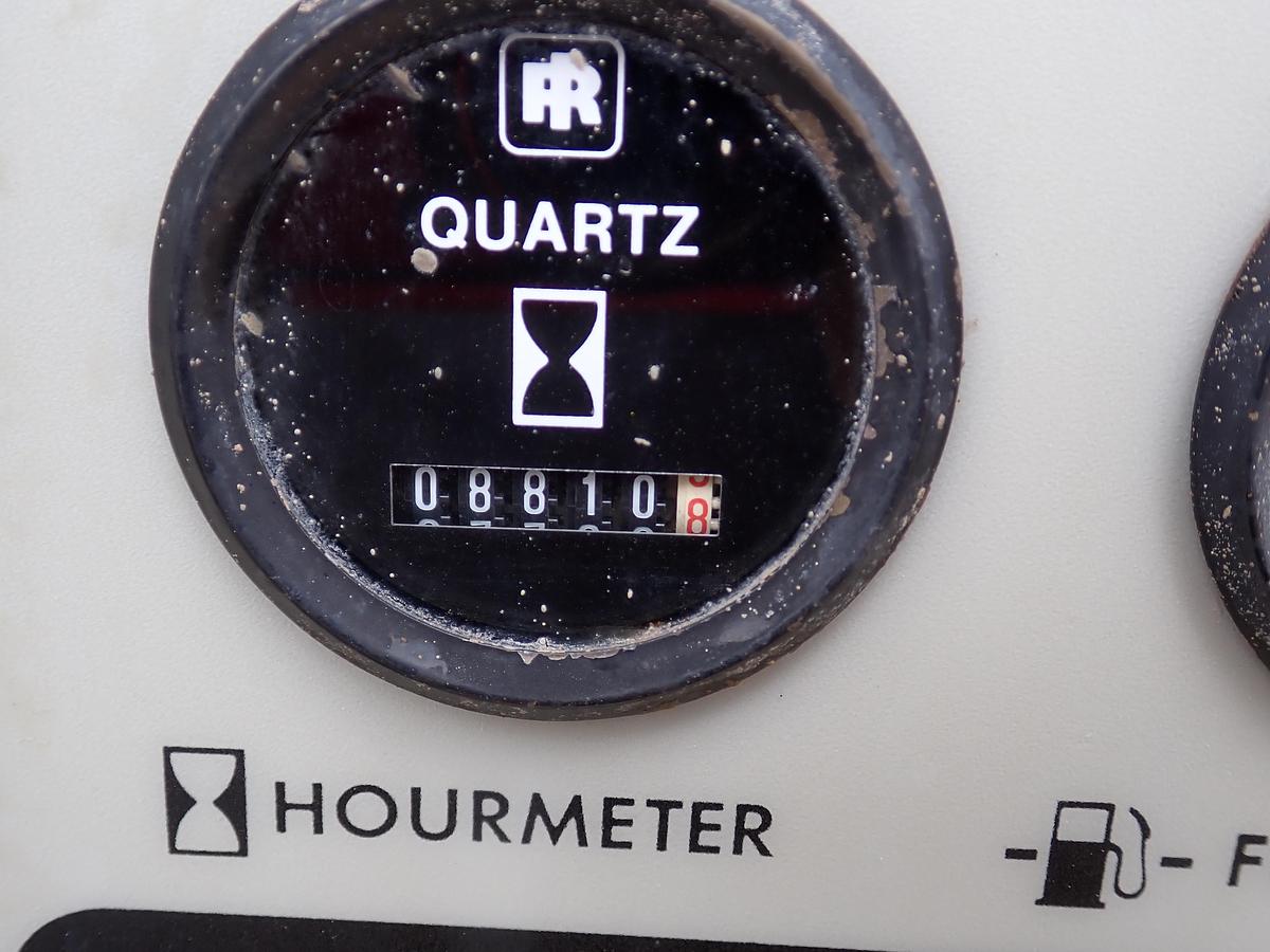 Used 1999 Ingersoll Rand XP825WCU 825 CFM Air Compressor