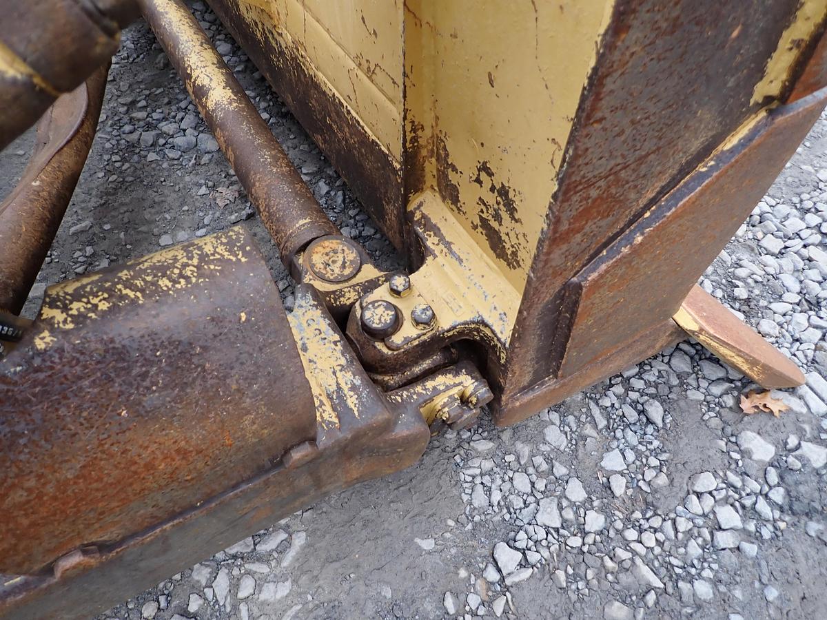 Used 1980 CAT D7G Crawler Dozer w/ RIPPER!