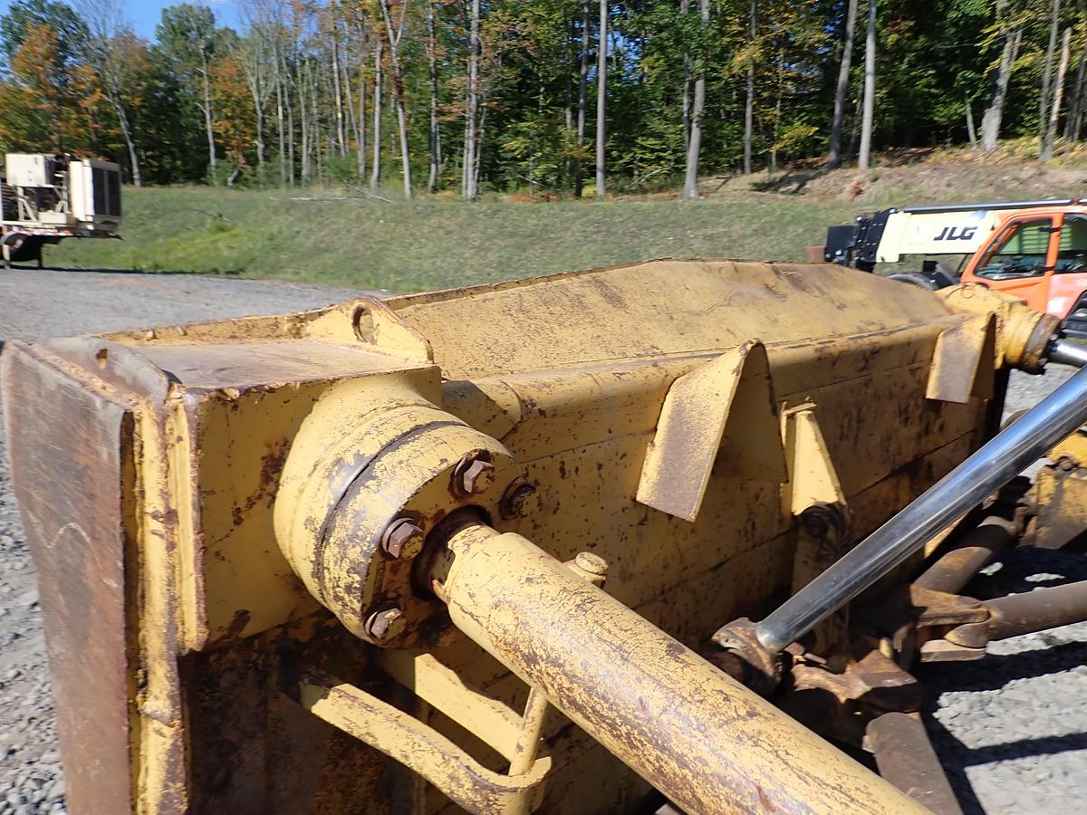 Used 1971 CAT D8H Crawler Dozer w/ RIPPER!
