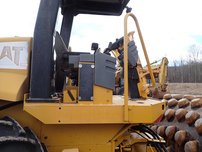 Used 2007 CAT CP-563E Padfoot Compactor