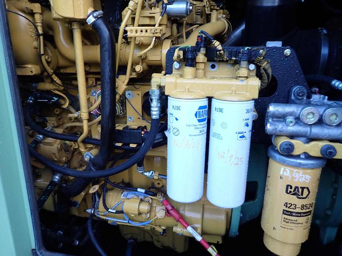 Used 2015 Sullair 900CH/AFDTQ-CA4 900 CFM Air Compressor