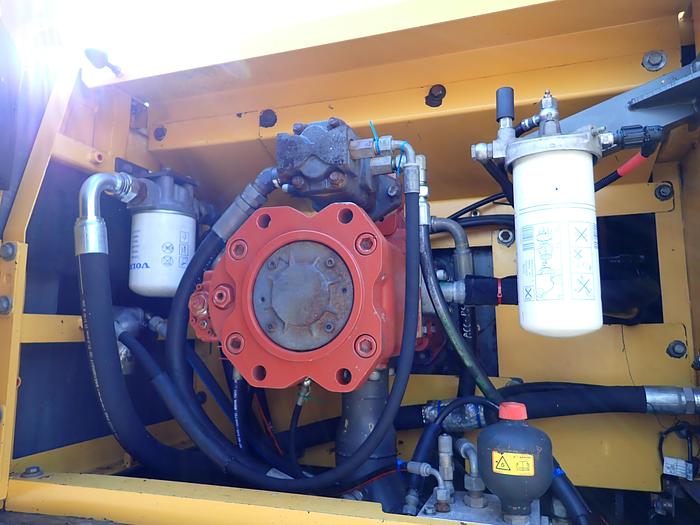 Used 2005 Volvo EC360B LC
