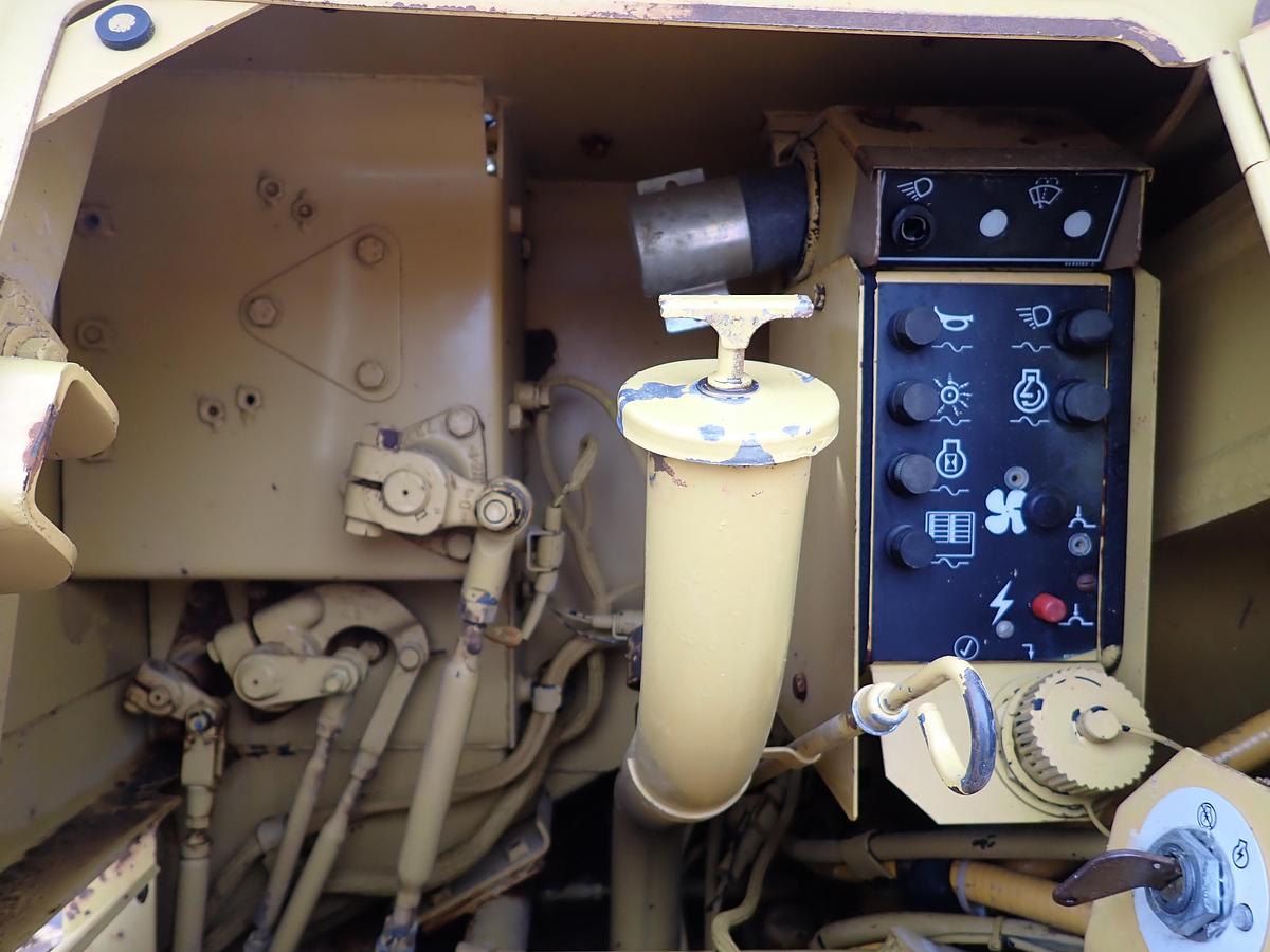 Used 1986 CAT D4H LGP Crawler Dozer DIRECT DRIVE W/ WINCH 2200 HOURS!