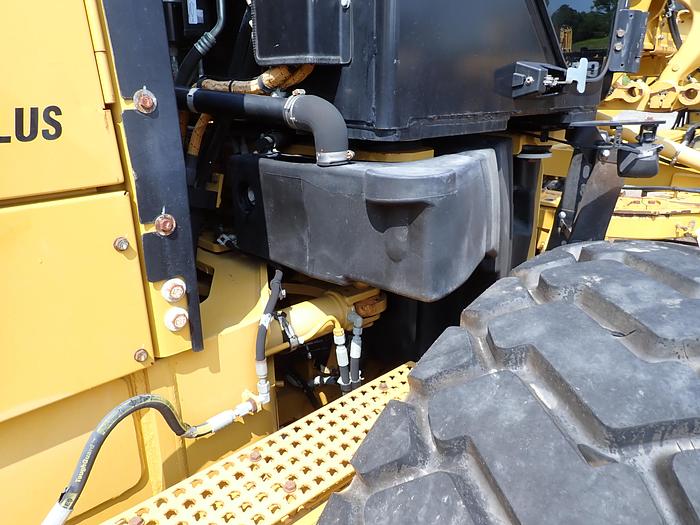 Used 2015 CAT 120M2 AWD
