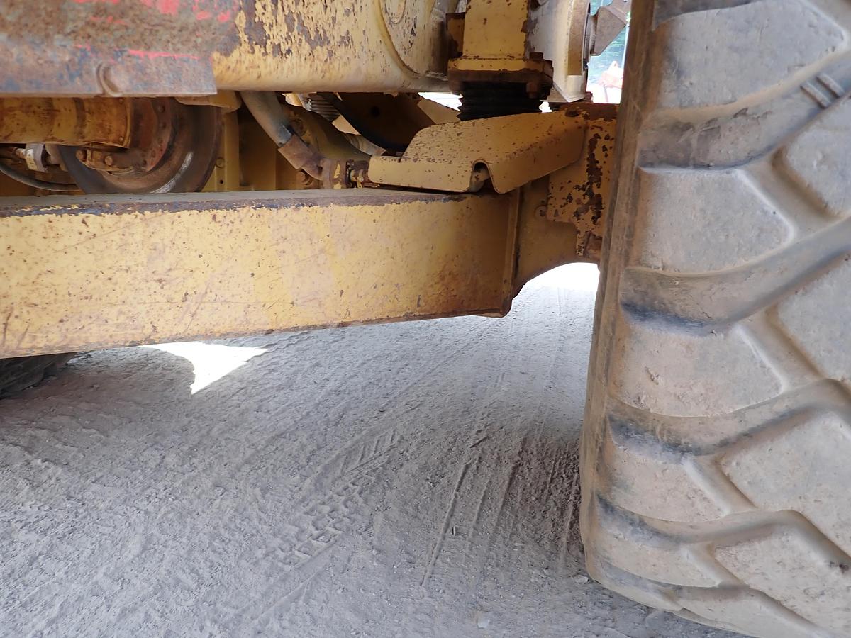 Used 2003 CAT 735