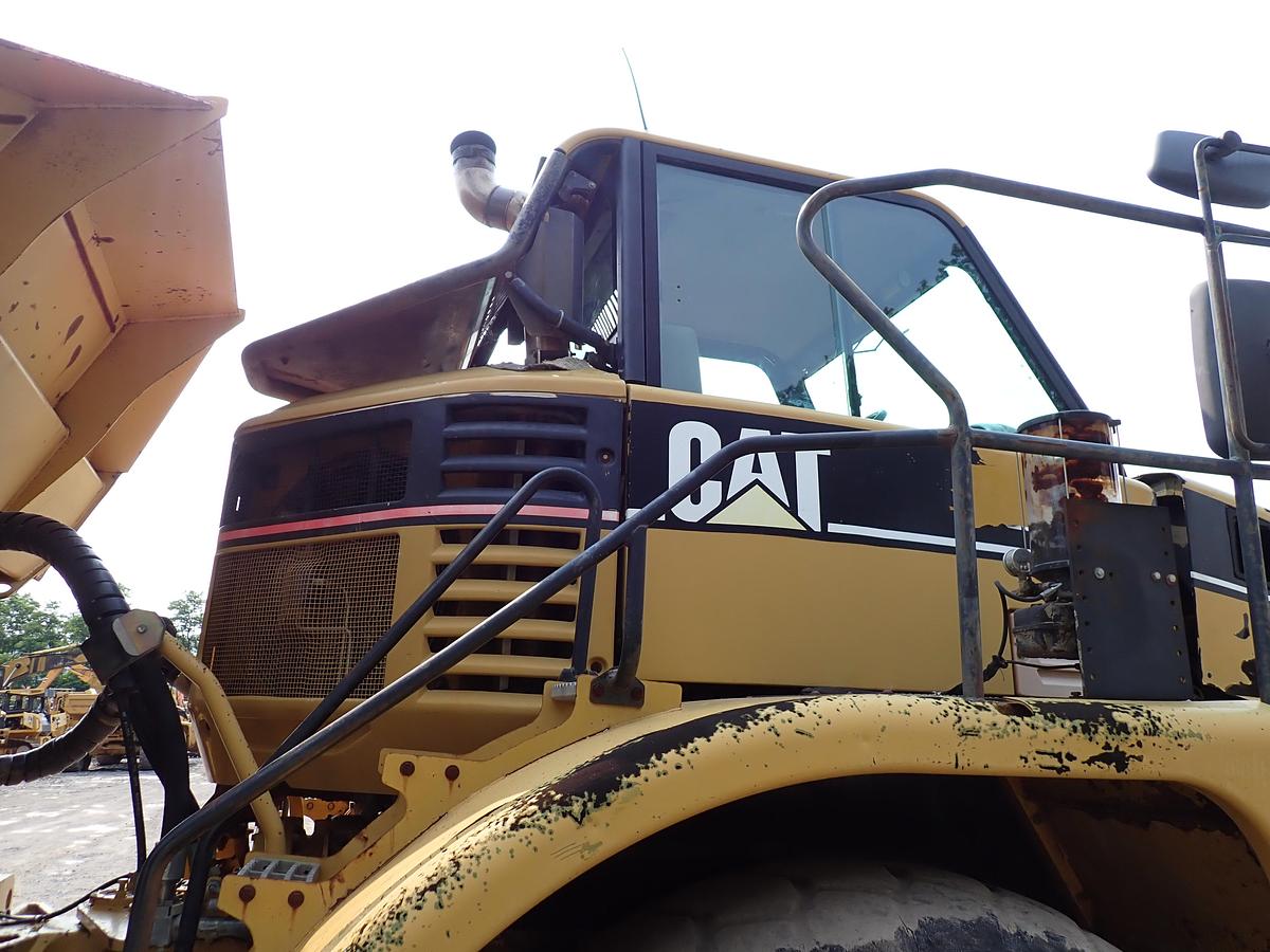 Used 2006 CAT 735