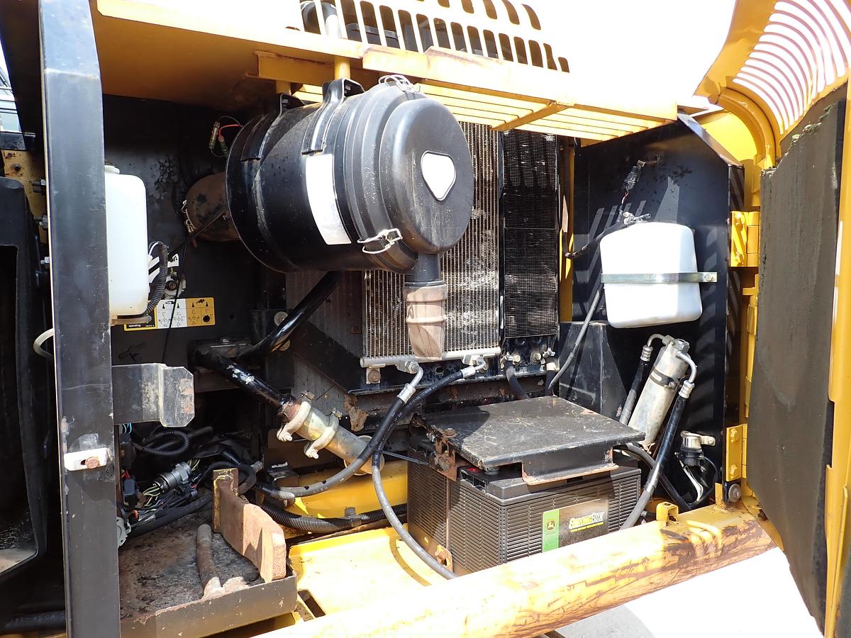 Used 2004 John Deere 160C LC Hydraulic Excavator Q/C Aux. Hydraulics