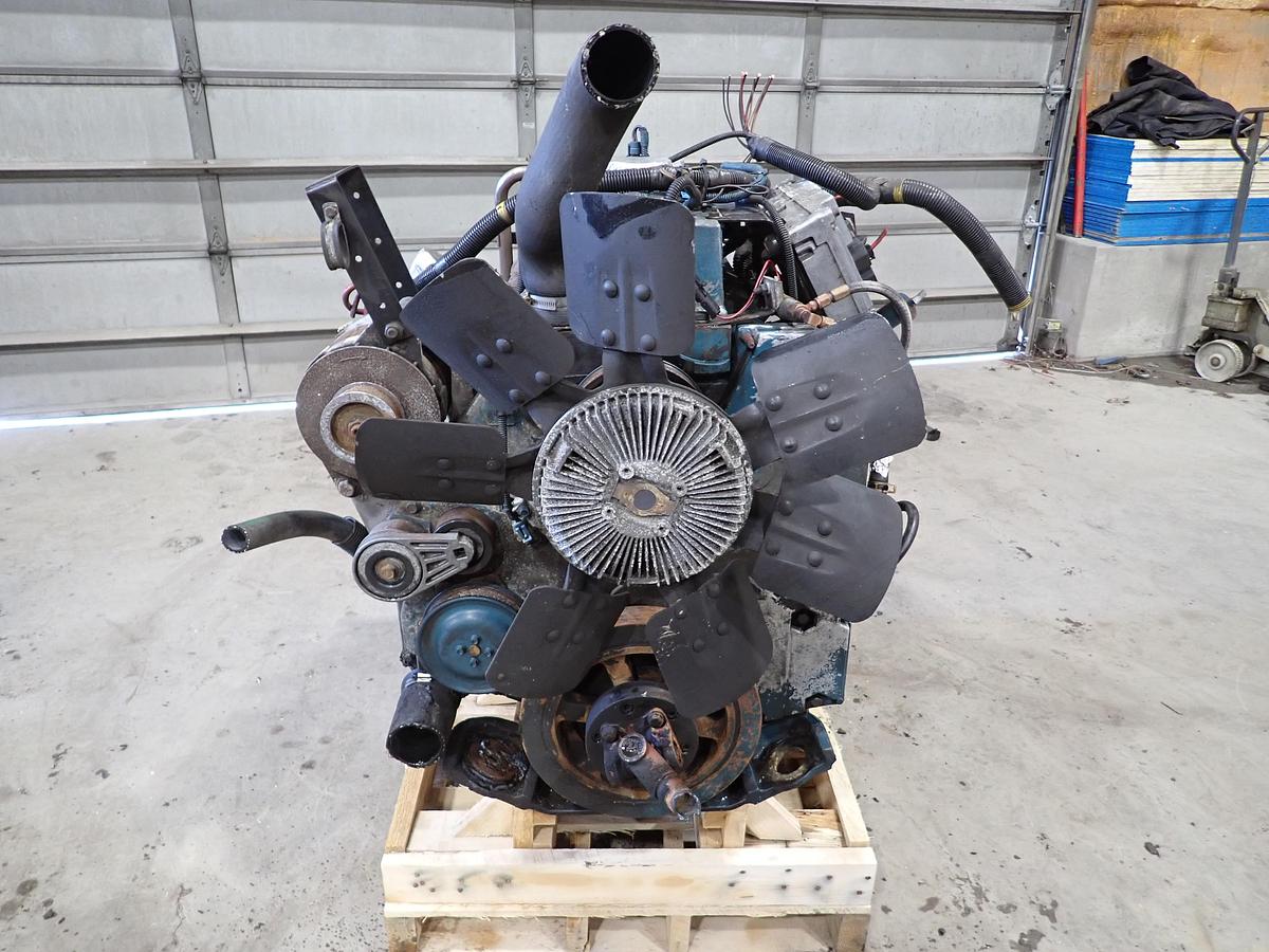 Used 1998 International DT466E HT Diesel Engine HIGH TORQUE 210 HP