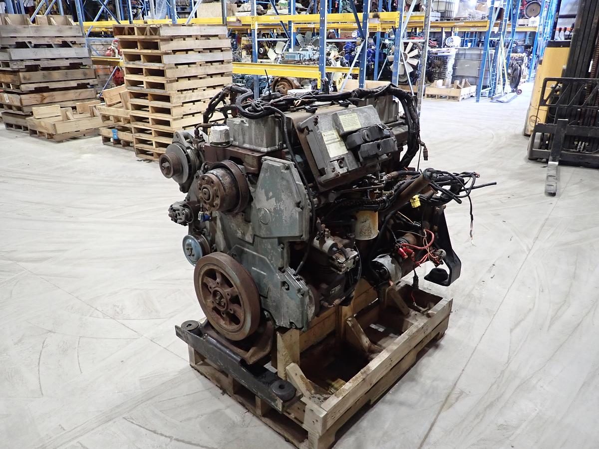 Used 2000 International DT530E Diesel Engine 300 HP INDUSTRIAL!