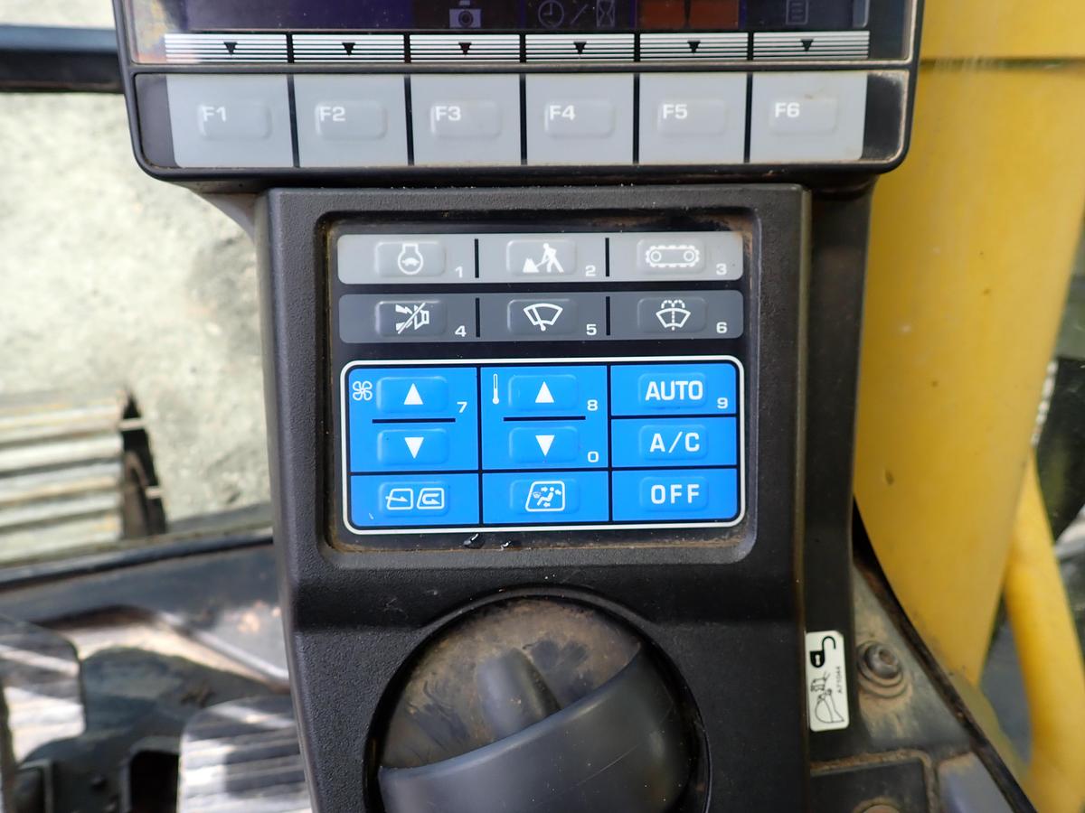 Used 2013 Komatsu PC490LC-10 Excavator 