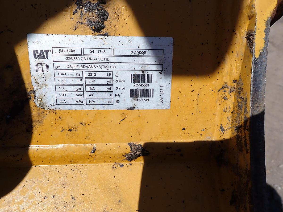 Used 2022 CAT 326