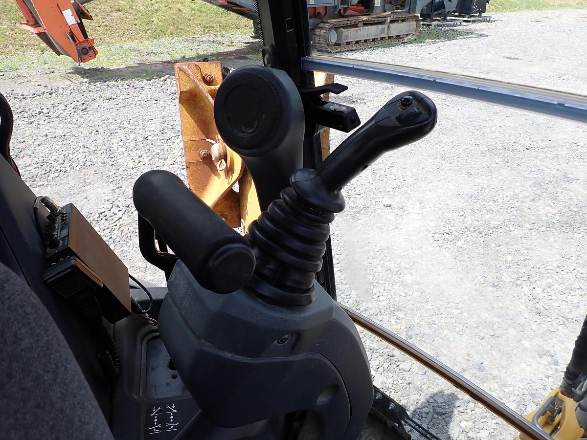 Used 2018 John Deere 410L Loader Backhoe LOADED! Q/C FORKS EXTENDAHOE