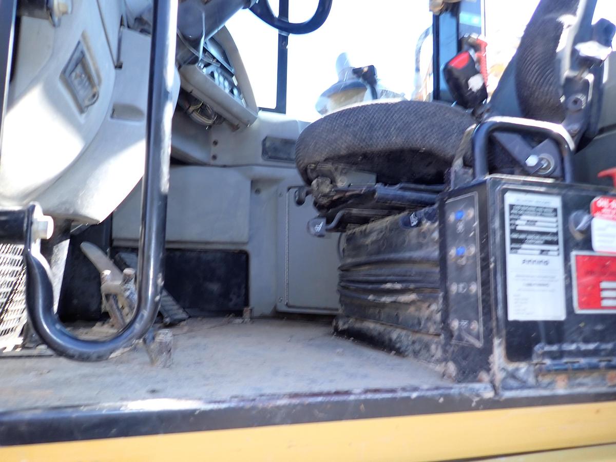 Used 2007 CAT 621G Motor Scraper