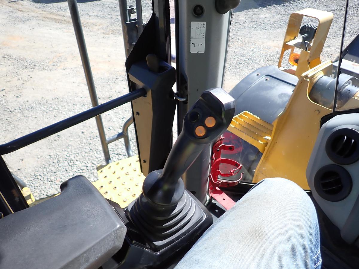Used 2019 John Deere 744L Wheel Loader QUICK COUPLER!