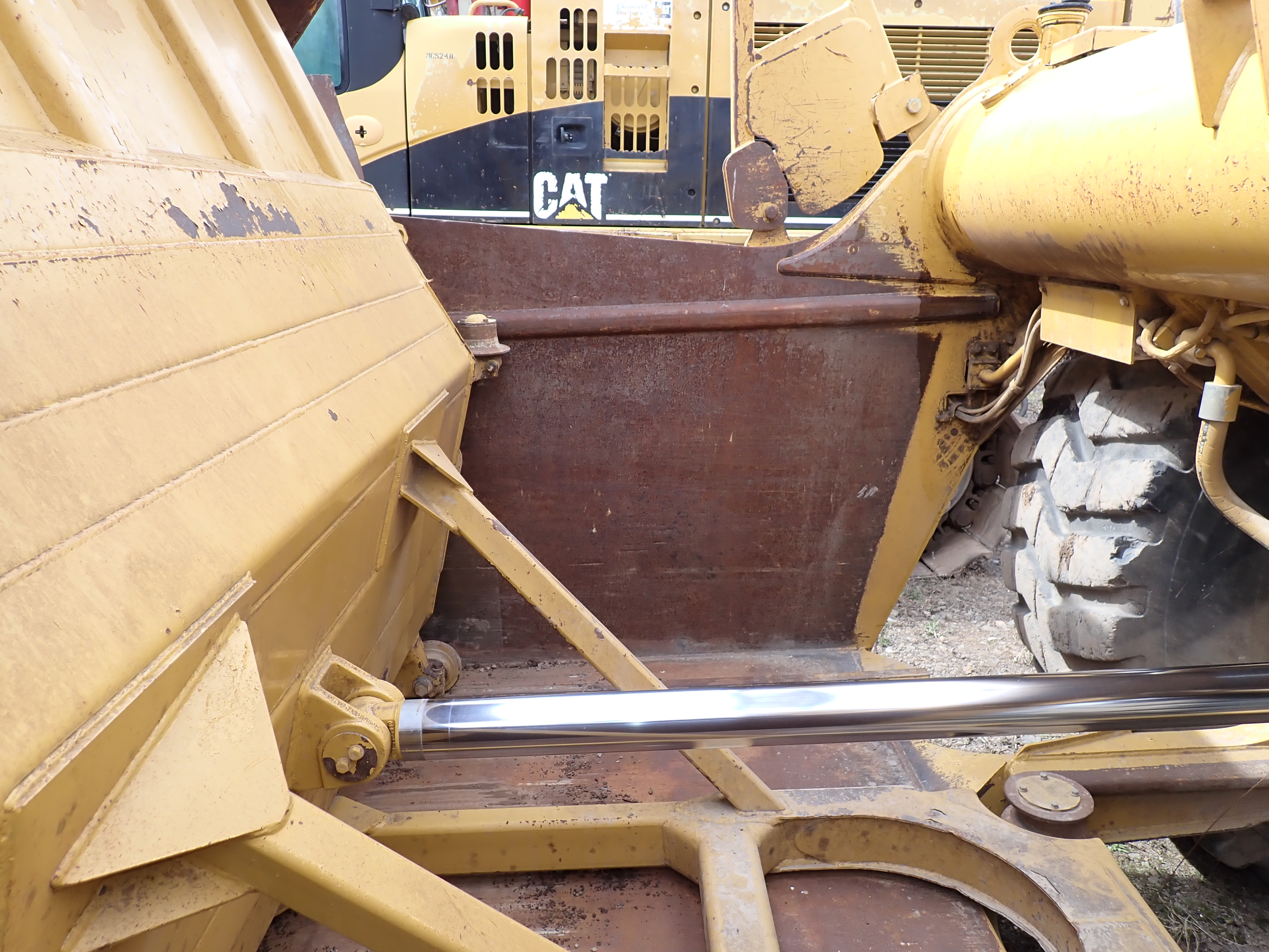 Used 2007 CAT 621G Motor Scraper