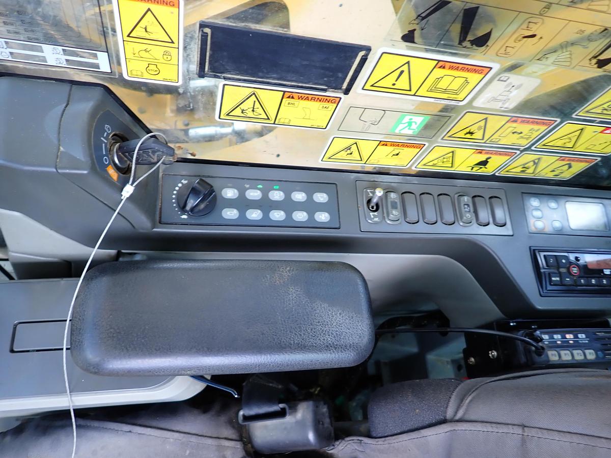 Used 2019 CAT 349FL Hydraulic Excavator 