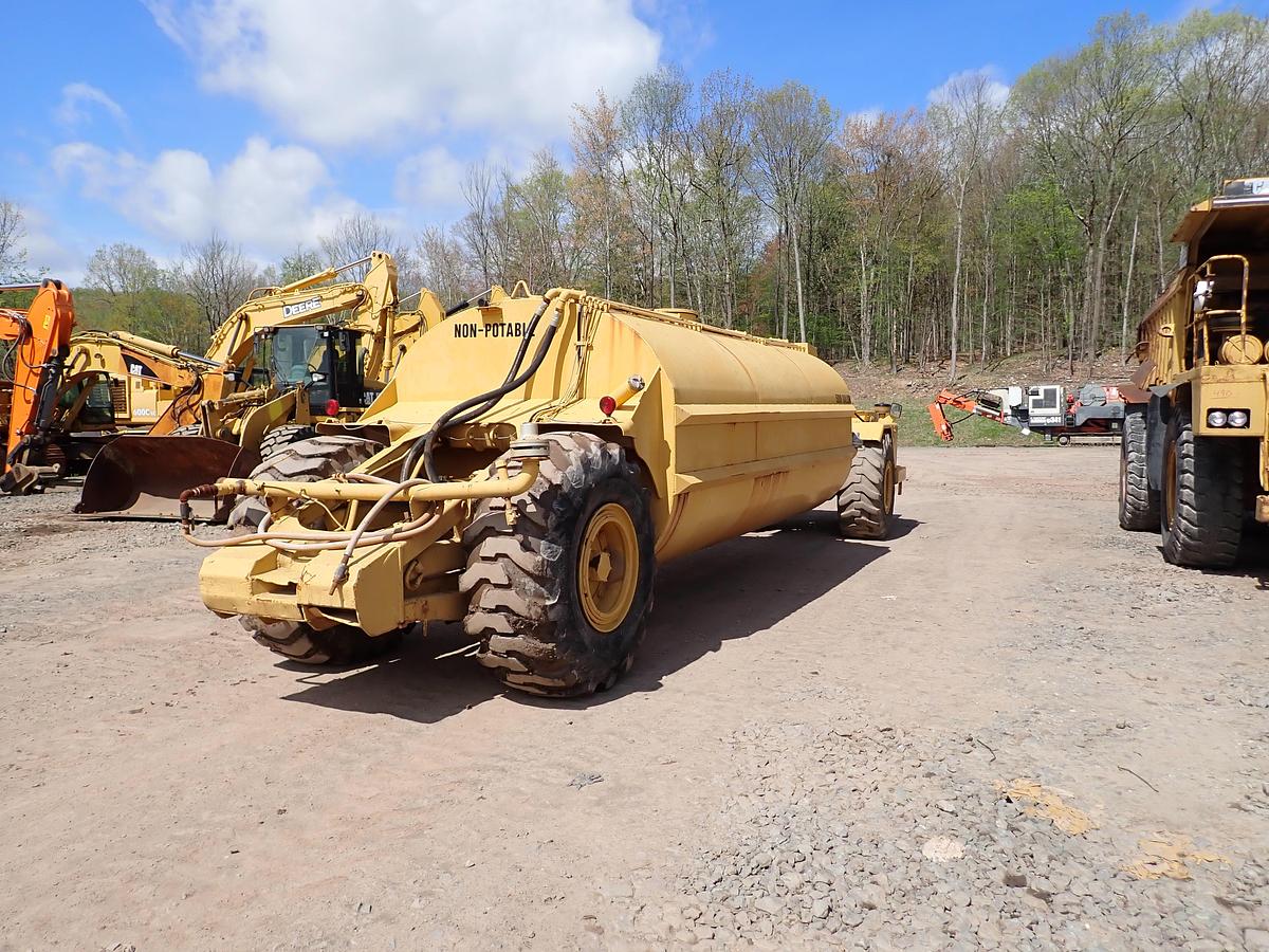 Used 1979 CAT 613B 5000 Gallon Water Wagon