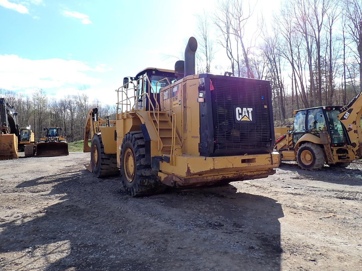 Used 2015 CAT 988K