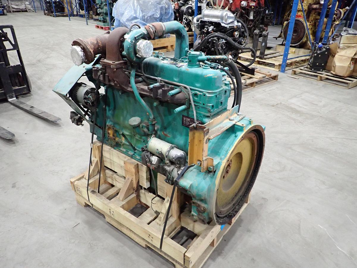 Used Komatsu S6D105-1 Turbo Diesel Engine LOW HOURS! Onan 0665T