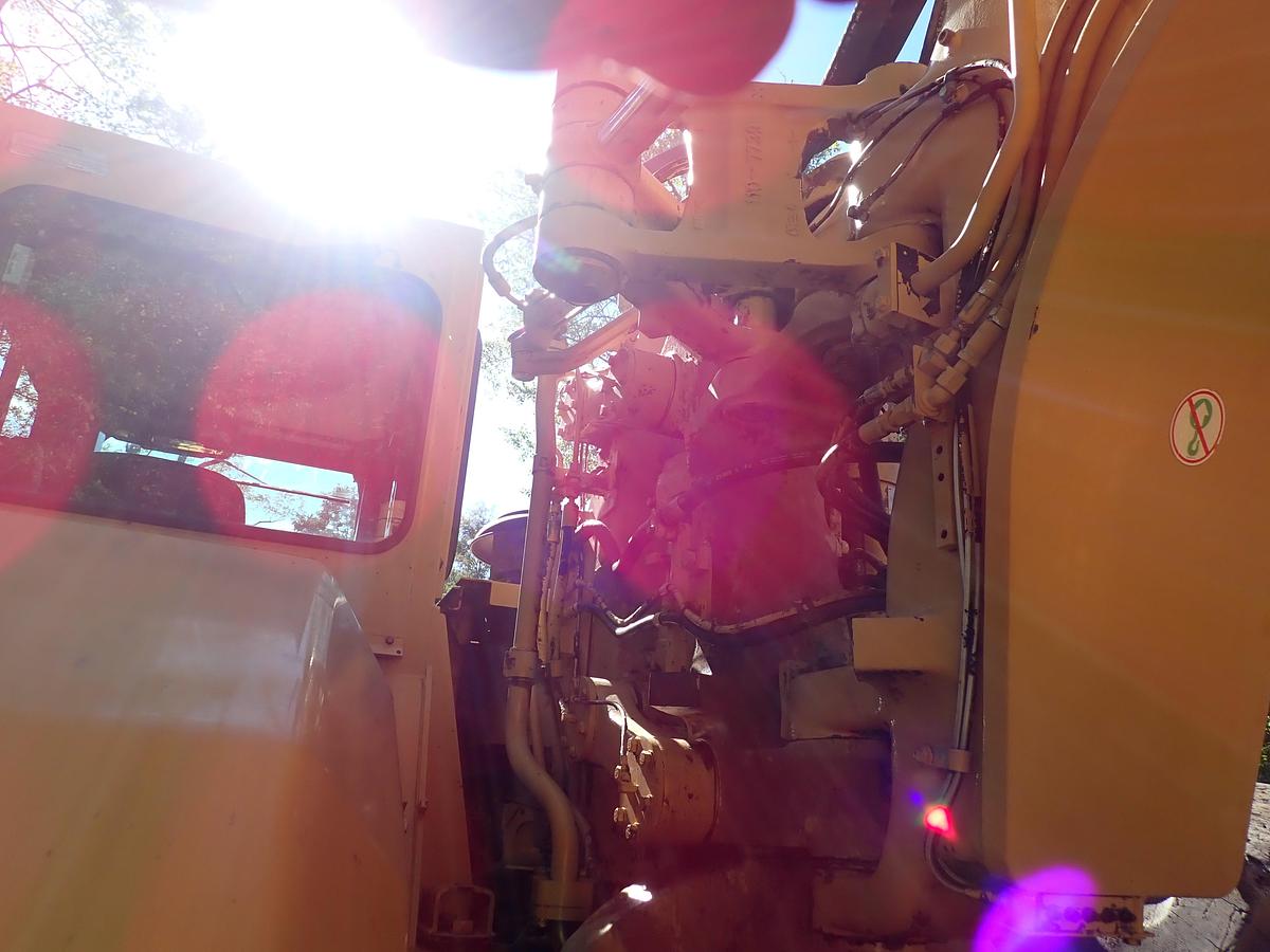 Used 2004 CAT 621G Motor Scraper