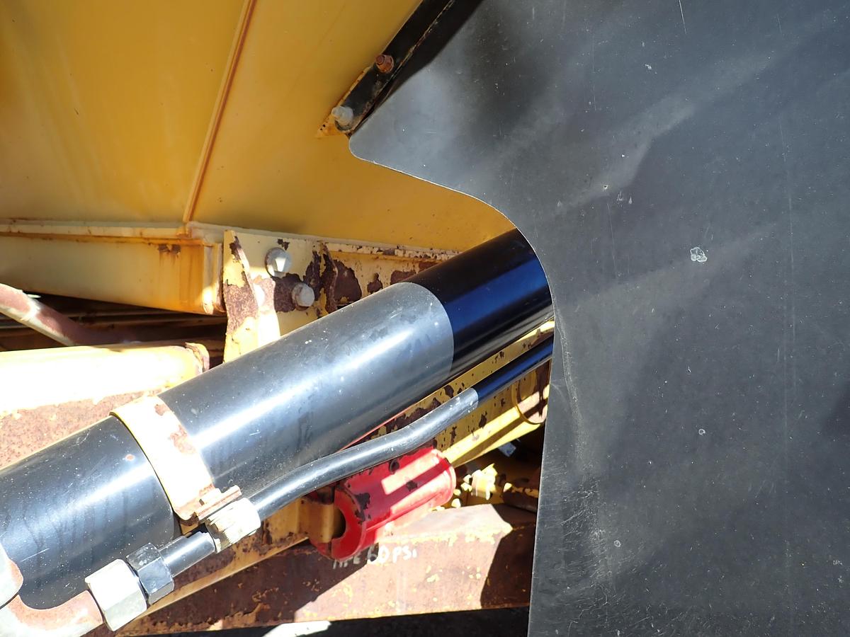 Used 2004 CAT 735 Articulated Haul Truck