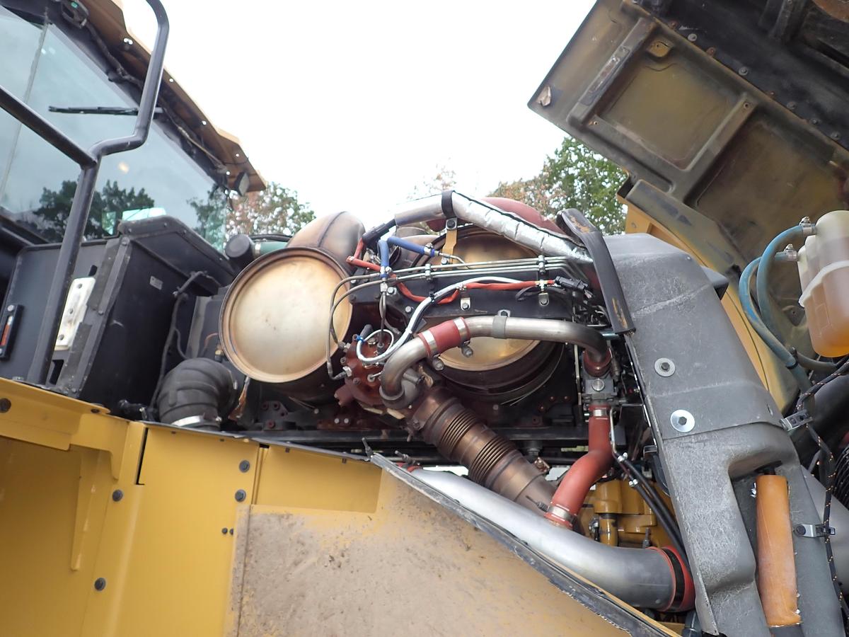 Used 2015 CAT 982M Wheel Loader