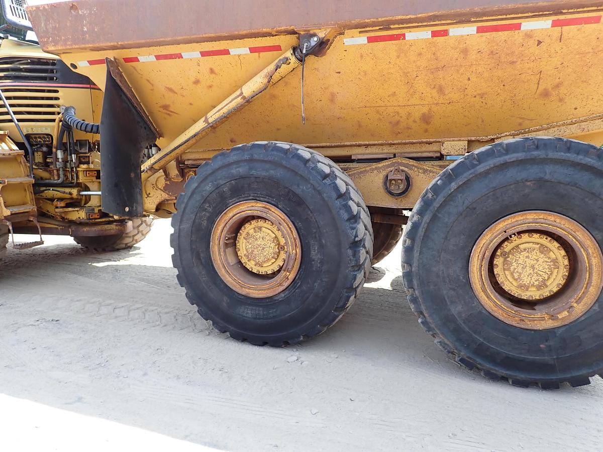 Used 2003 CAT 735