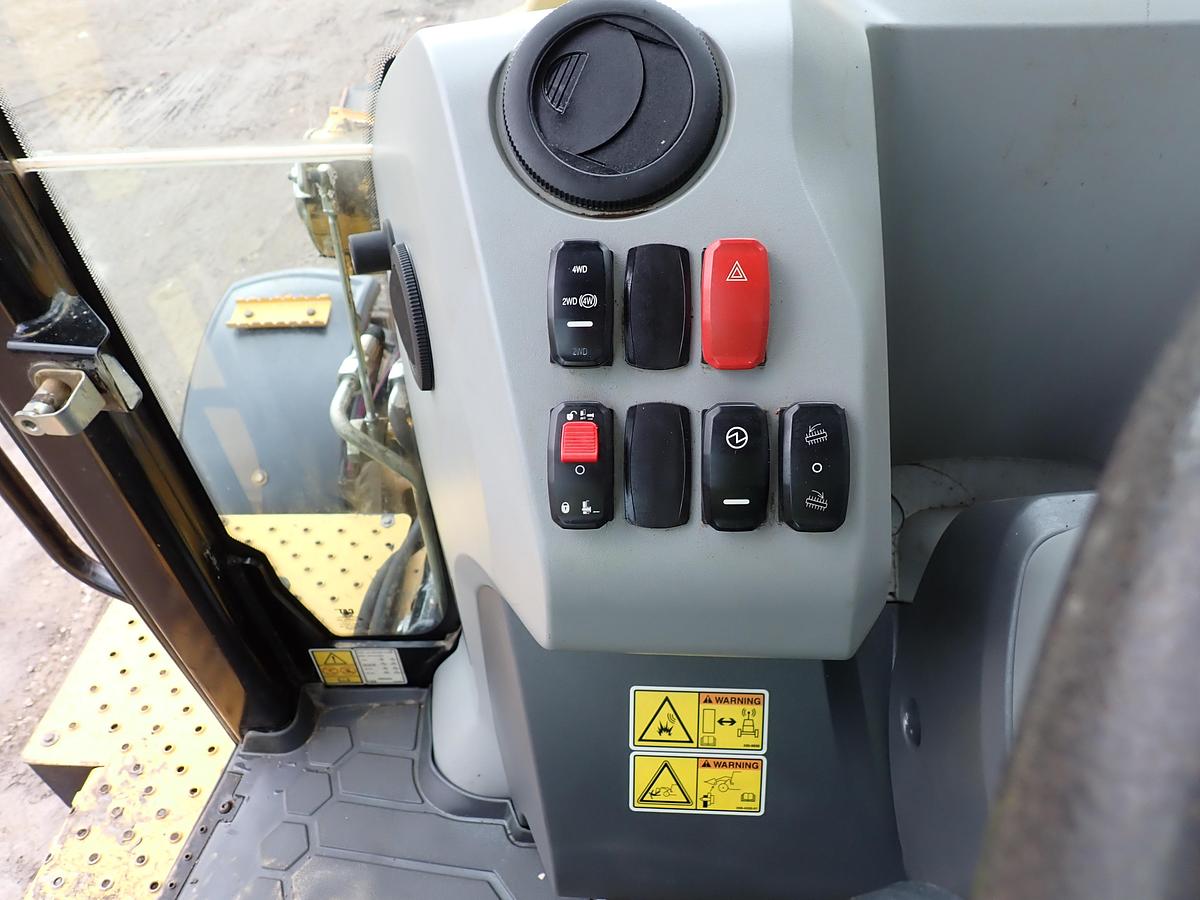 Used 2022 CAT 420 XE Backhoe Loader 