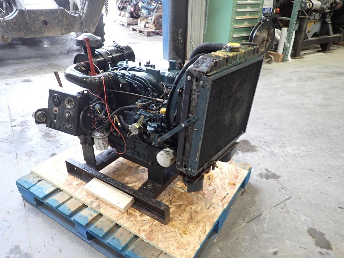 Used Kubota V2203 Diesel Engine POWER UNIT w/ PTO CLUTCH