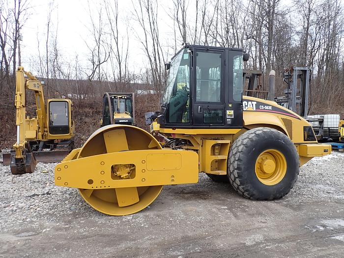 Used 2007 Caterpillar CS-563E Vibratory Compactor