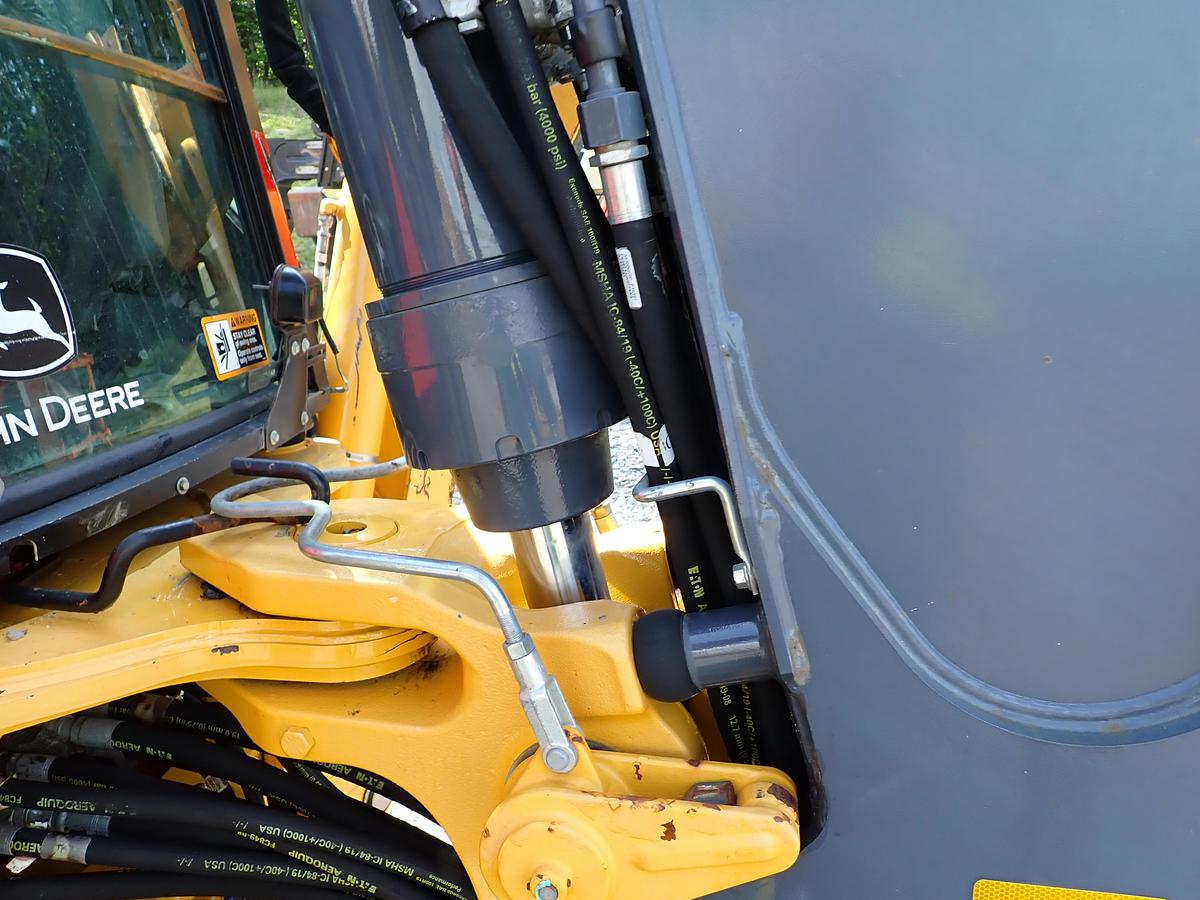 Used 2018 John Deere 410L Loader Backhoe LOADED! Q/C FORKS EXTENDAHOE